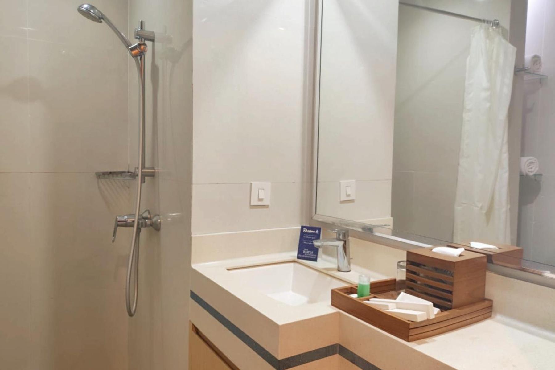 Rhadana Hotel Кута Екстериор снимка